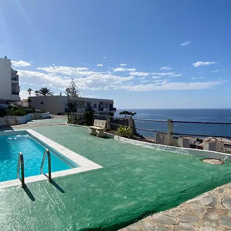 Apartment With Sea Views Near Patalava *