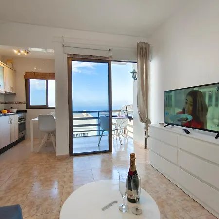 With Sea Views Near Patalava Apartment