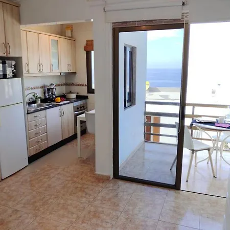 Apartment With Sea Views Near Patalava *